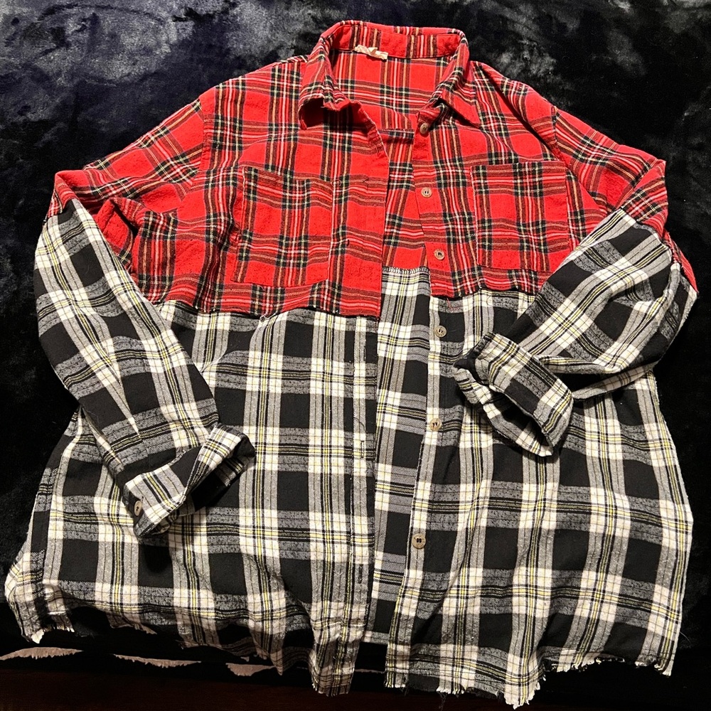 BOUTIQUE | Oversized plaid shirt- grunge style- M- easily fits Xl to 2X